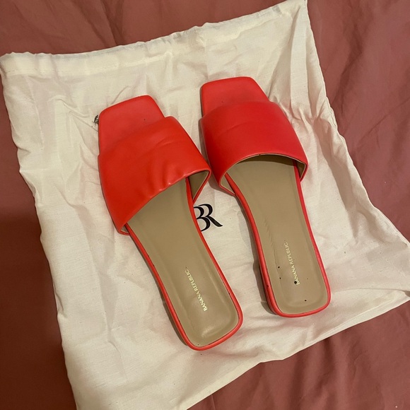 Banana Republic Lucca Red Leather Slide Sandals - Picture 4 of 5